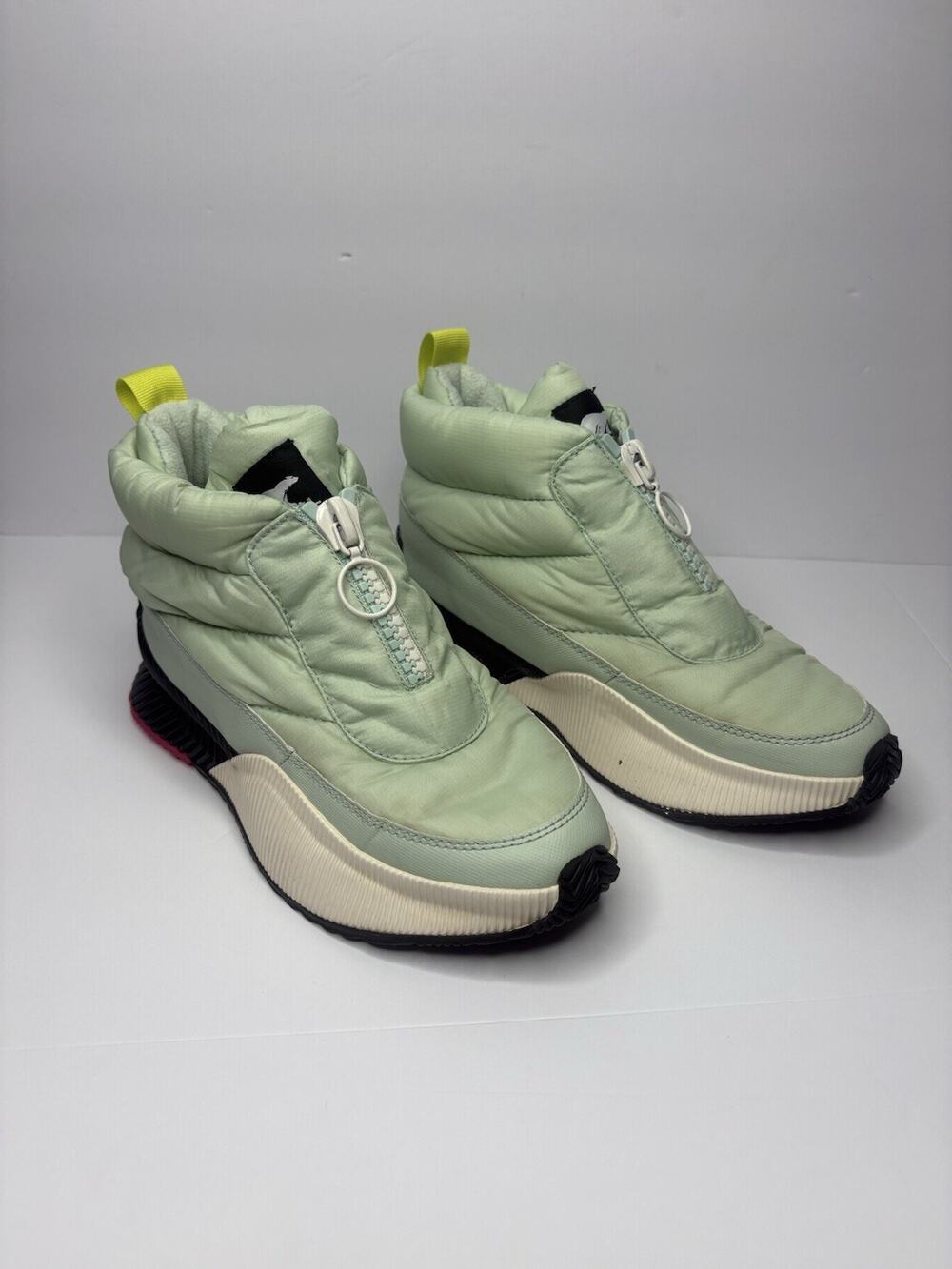 Sorel Out N About III Puffy Zip Waterproof Boots Sz 8